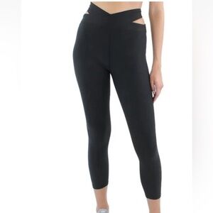 Aqua Athletic Criss Cross Waist Black Leggings Size XS